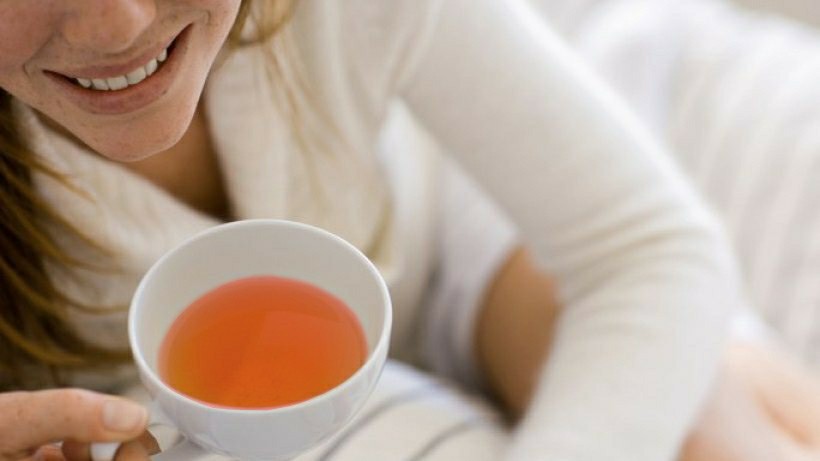 Chá de maracujá ajuda a dormir: veja 14 benefícios