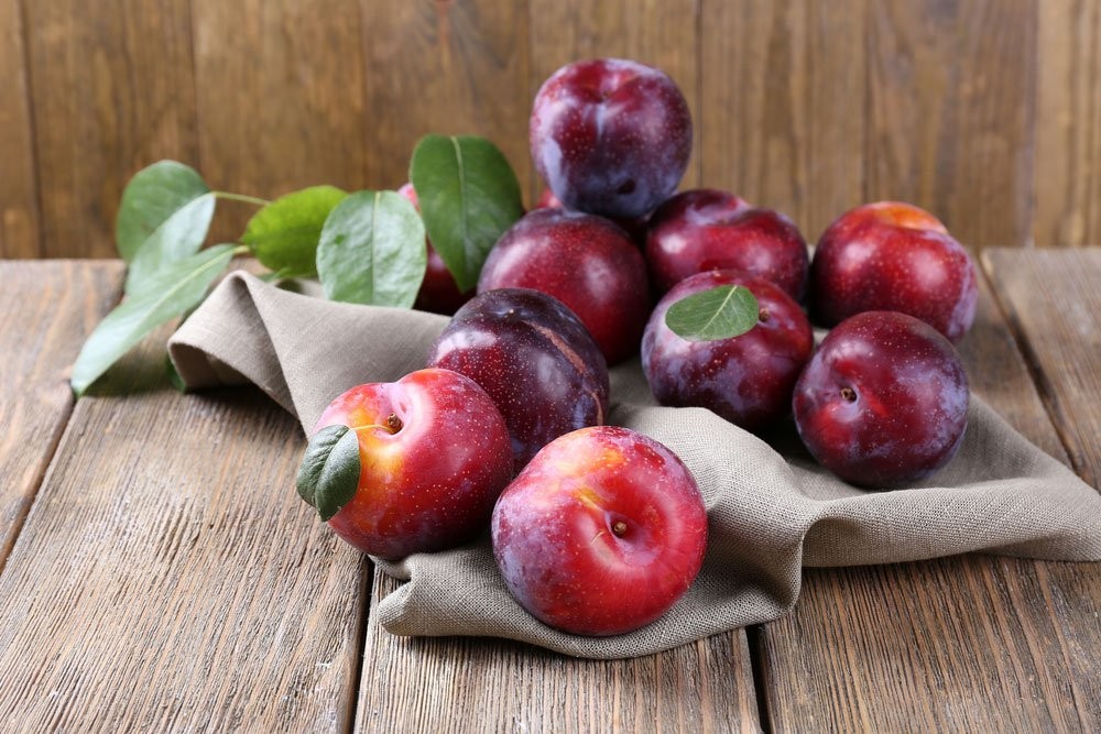 Ameixa previne inflamações: veja 30 benefícios da fruta