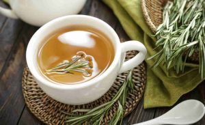 Chá de Alecrim melhora a memória: veja 40 benefícios