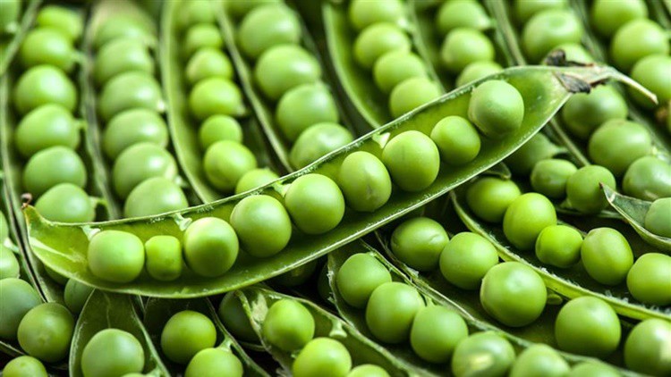 Ervilha ajuda a emagrecer: veja 30 benefícios do legume