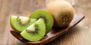 benefícios do kiwi