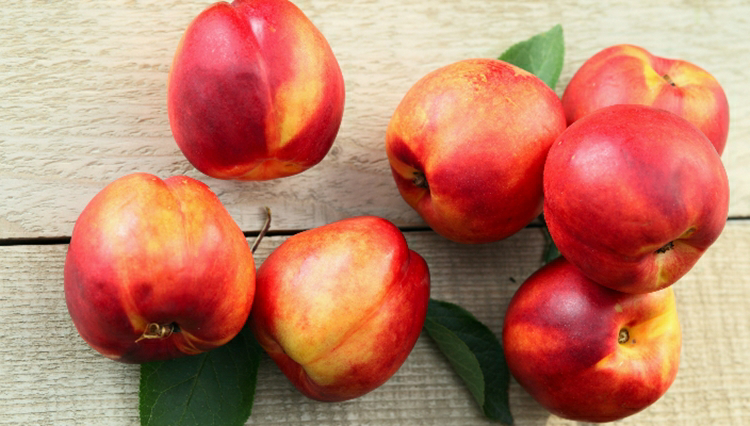 Nectarina combatem radicais livres: veja 20 malefícios da fruta