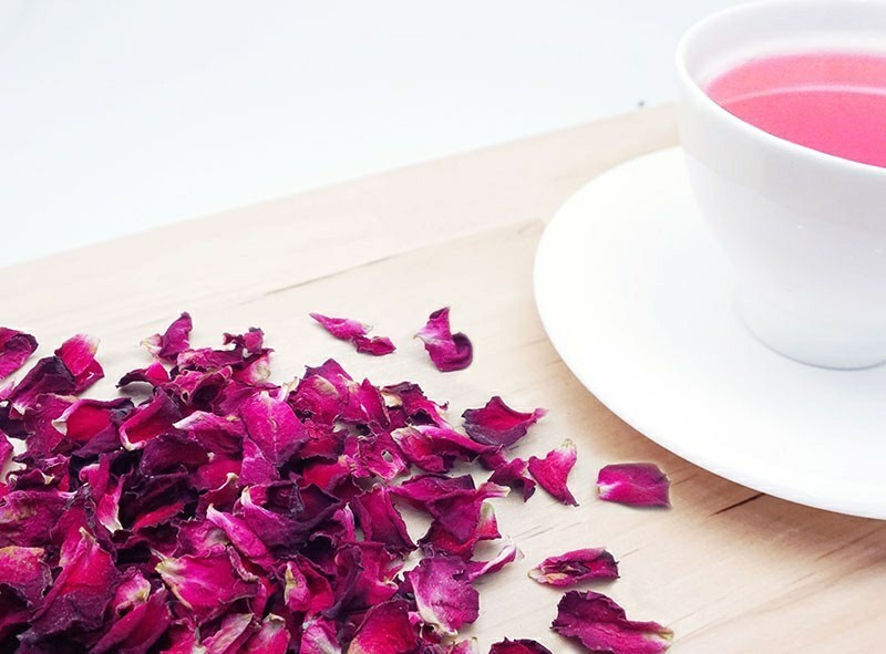 quais os benefícios do chá de rosa roxa?