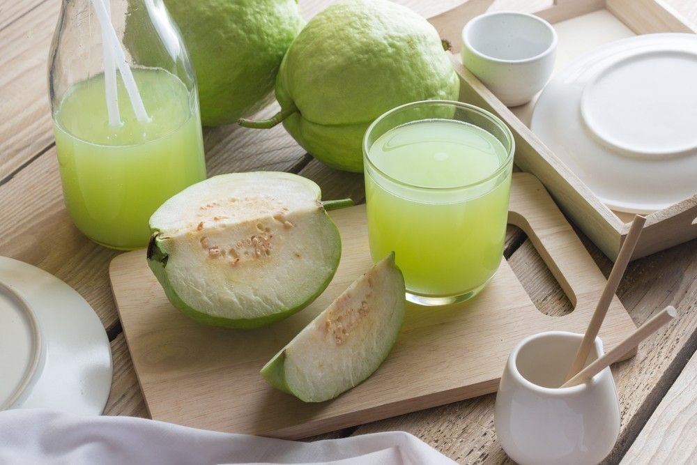 beneficios do suco de goiaba branca