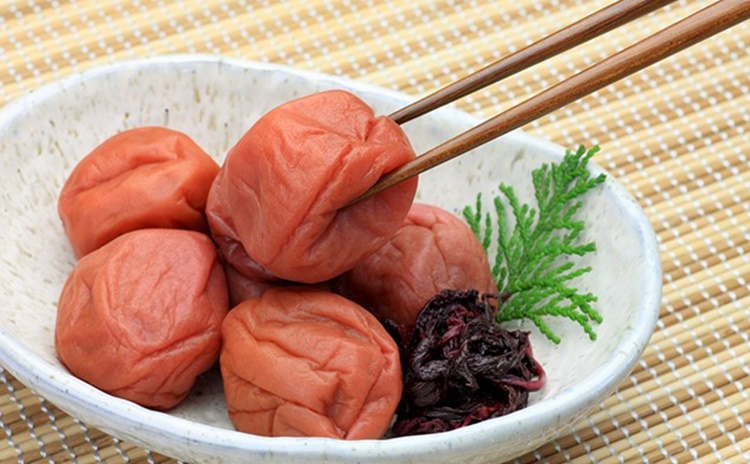 beneficios da Umeboshi