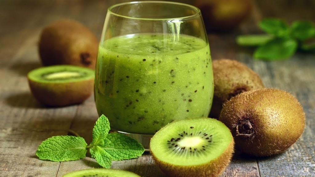 beneficios do suco de kiwi