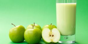 quais os benefícios do suco de maçã verde?
