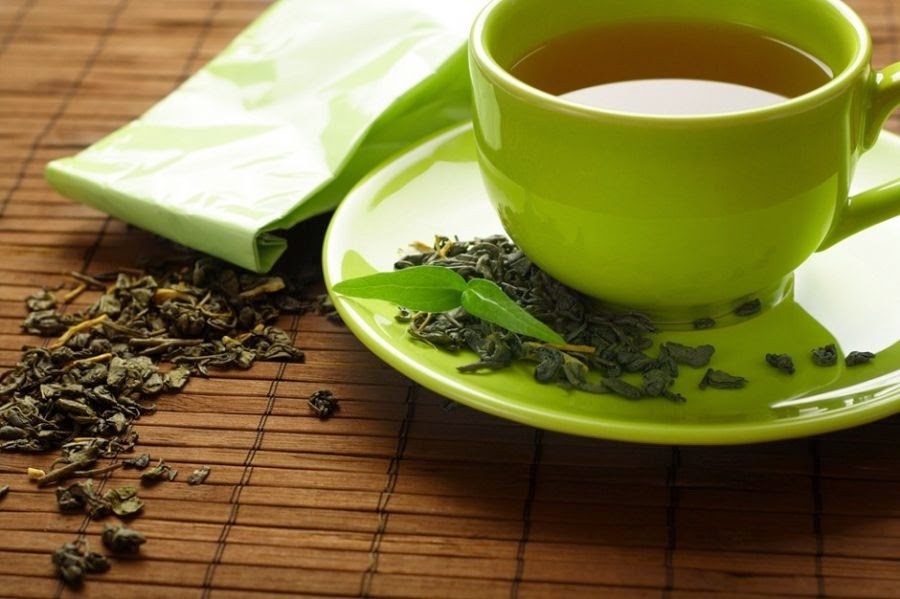 chá de confrei para combater doenças