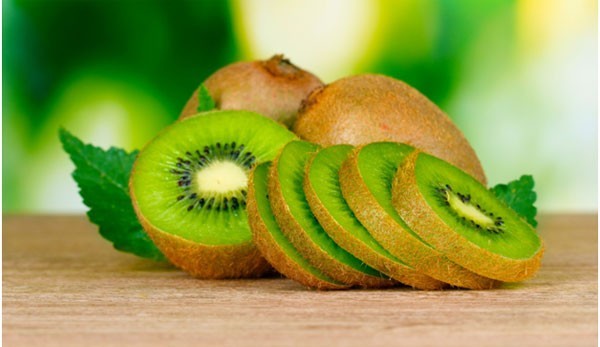 beneficios do kiwi