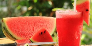 quais os benefícios do suco de melancia?