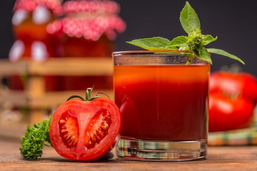 Suco de tomate faz bem para o cabelo: veja 30 benefícios