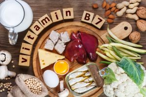 22 Alimentos ricos em vitamina B7: benefícios e malefícios