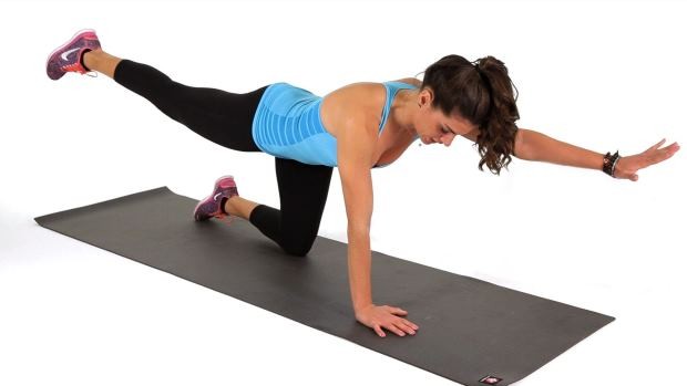 6 exercícios para eliminar gordura nas costas e nos braços