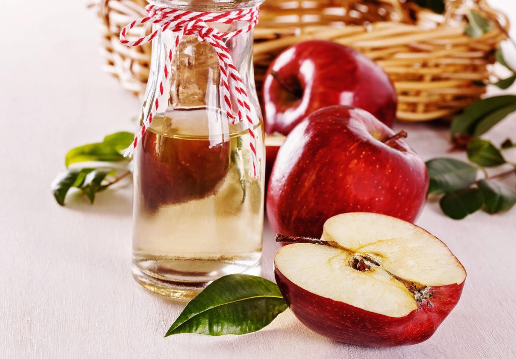 Vinagre de maçã para o rosto: Veja 5 benefícios, como usar e receita